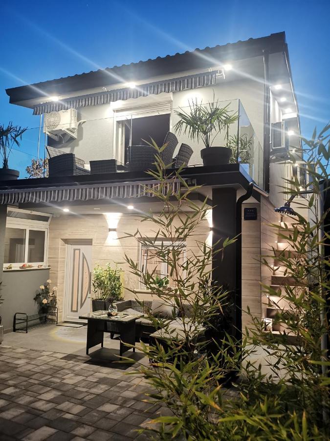 Apartmani Sarm Vir Dış mekan fotoğraf