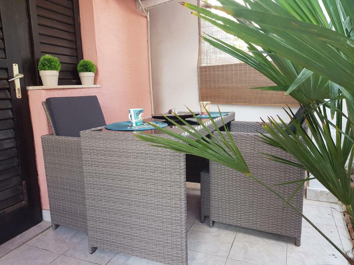 Apartmani Sarm Vir Dış mekan fotoğraf
