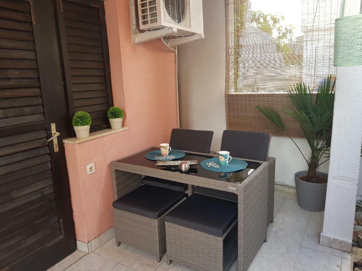 Apartmani Sarm Vir Dış mekan fotoğraf